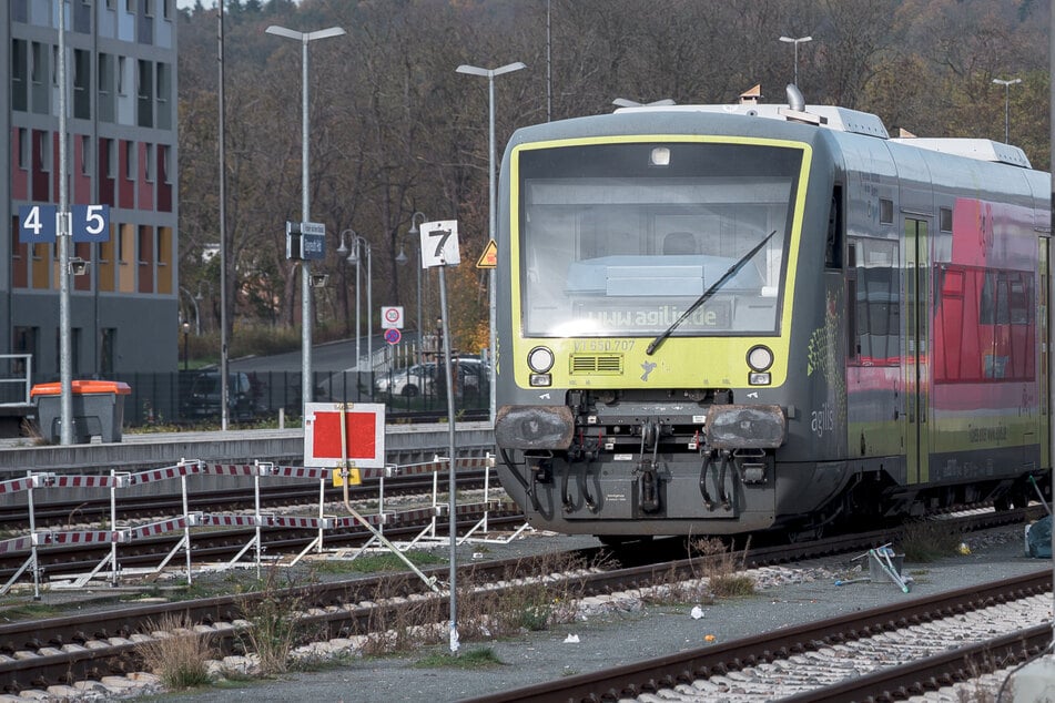 Mann zieht im Zug die Notbremse: Grund dafür ist ganz menschlich