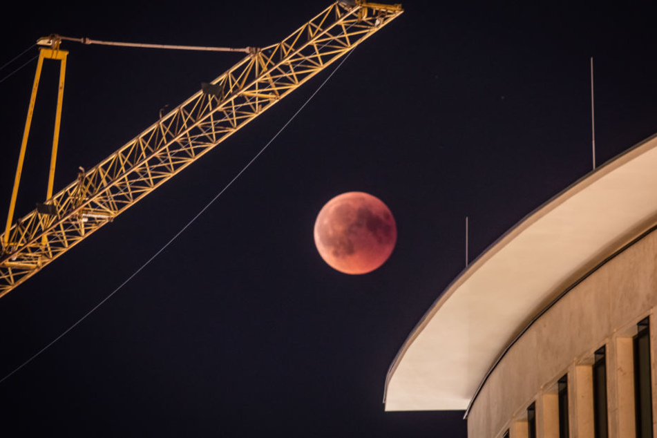 Mondfinsternis: Verkehrschaos in Frankfurt wegen Mondfinsternis