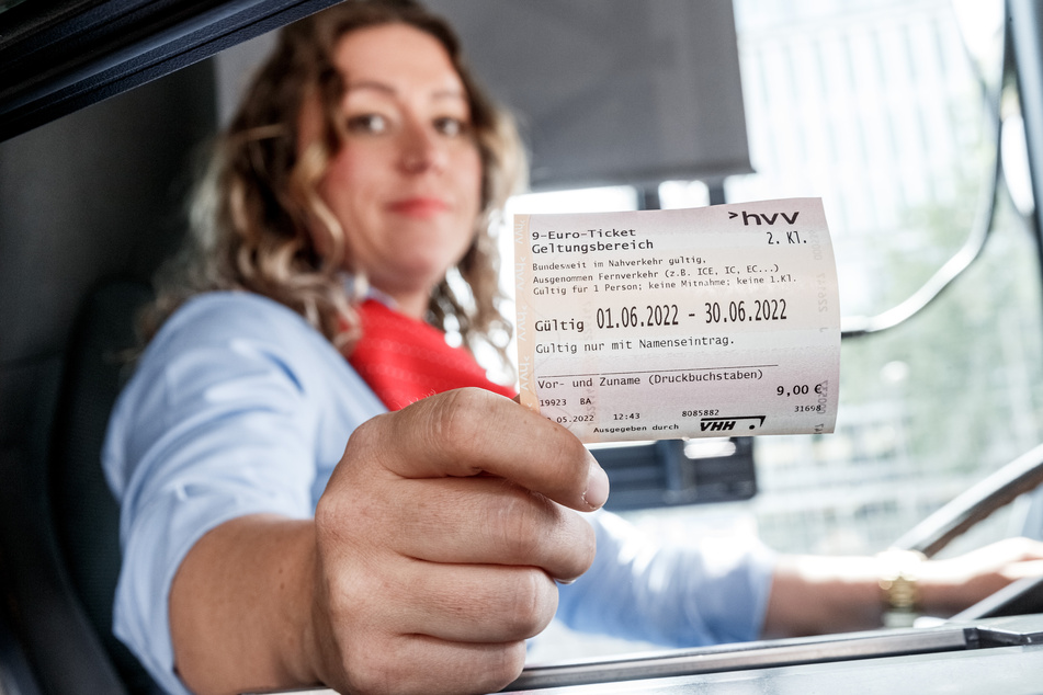Mit dem Neun-Euro-Ticket können öffentliche Verkehrsmittel einen ganzen Monat lang genutzt werden. (Symbolbild)