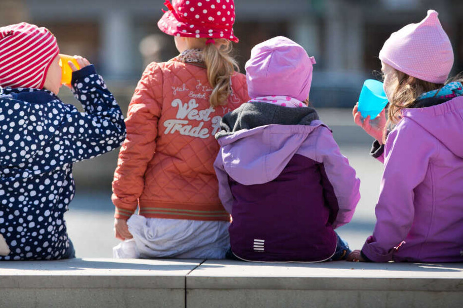Ein Erzieher hat gestanden, mehrere Kinder in einem Kindergarten sexuell missbraucht zu haben. (Symbolbild)