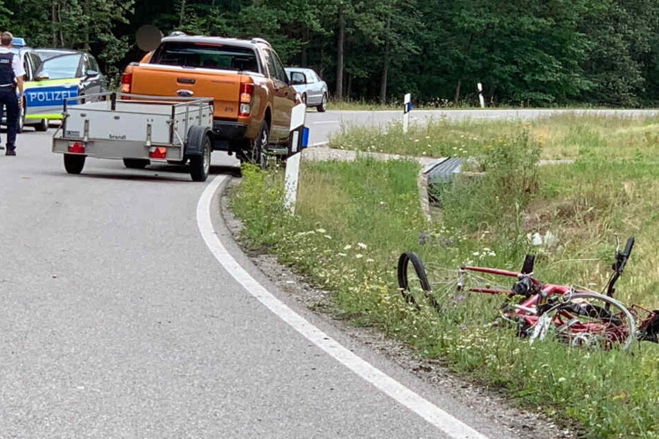 Der Fahrradfahrer erlag noch am Unfallort seinen Verletzungen.