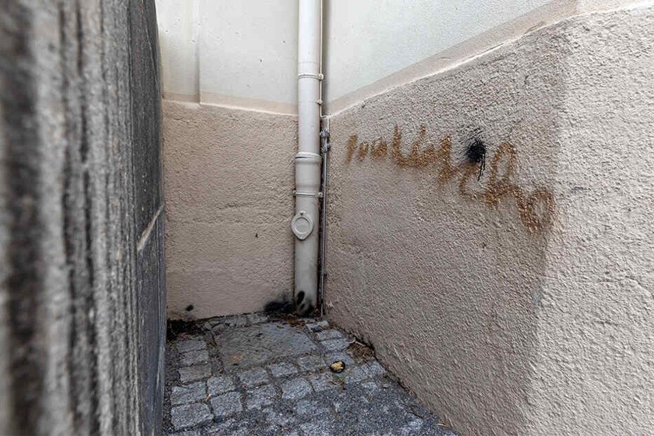 Auer Friedenskirche besprüht!