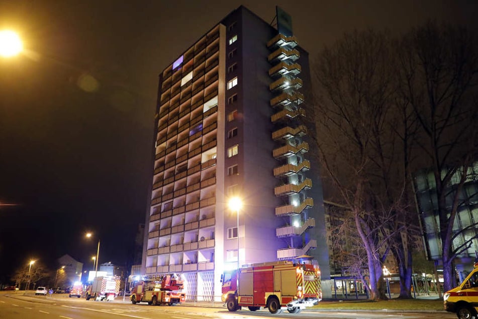 Gegen 2 Uhr wurde in dem Hochhaus am Rosenhof der Brandalarm ausgelöst.