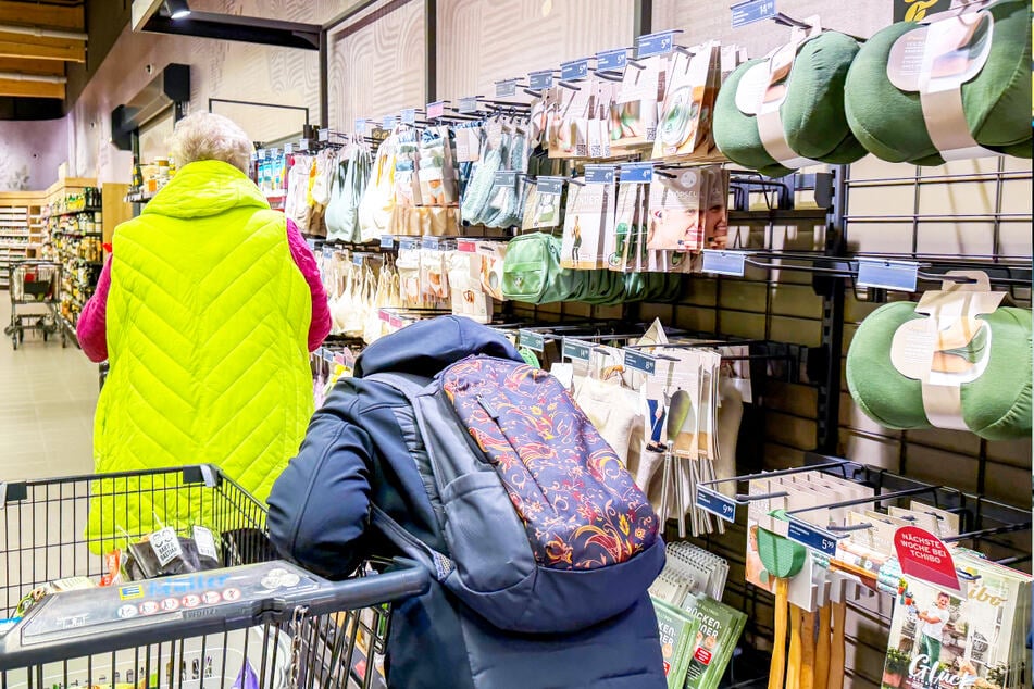 Wegen dieser Angebote stehen die Leute ab Montag (27.4.) bei EDEKA Schlange
