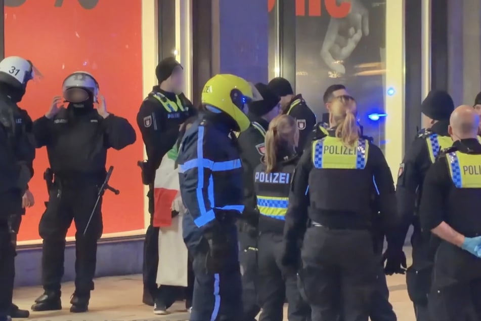 Am Samstagnachmittag wurden zwei Personen in Hamburg durch Messerstiche verletzt.