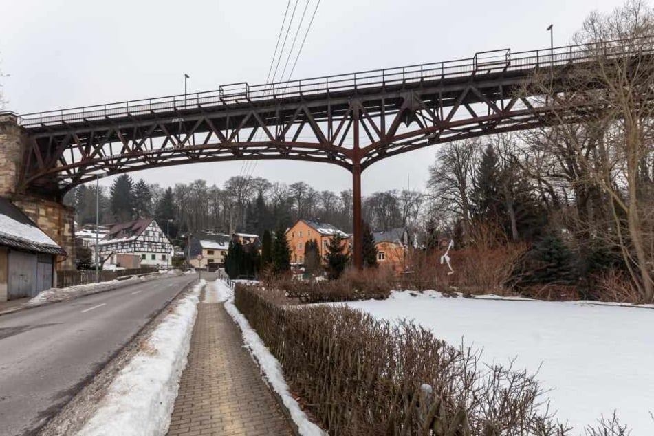 Das Rabensteiner Viadukt über die Oberfrohnaer Straße ist 122 Jahre alt und soll ab 2020 saniert werden.