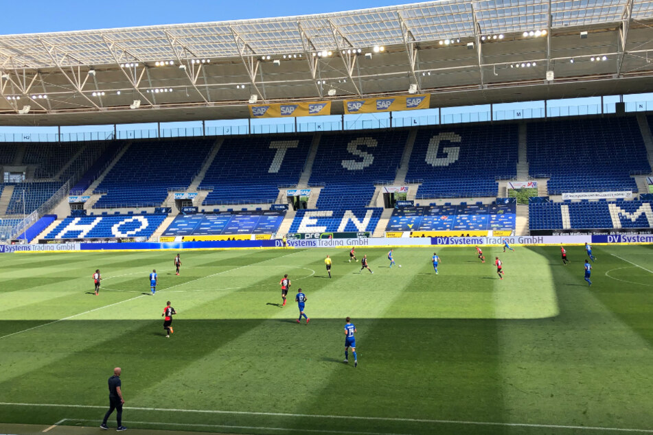 Sollte die Partie der TSG gegen den VfB Stuttgart stattfinden, dann selbstverständlich - wie im Bild - ohne Zuschauer.