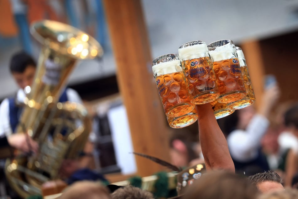 Das Bier auf der Wiesn wird wieder teurer. (Archivfoto)