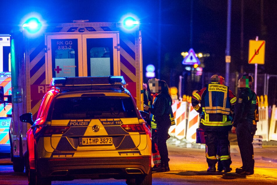 Alle an der Schlägerei beteiligten Männer wurden in nahe liegende Klinken gebracht, die Polizei ermittelt wegen des Verdachts der gefährlichen Körperverletzung.