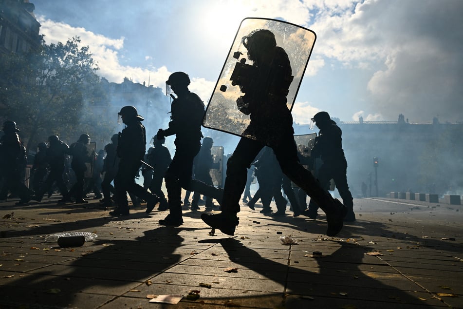 Die Polizei versuchte, die Lage unter Kontrolle zu bekommen.