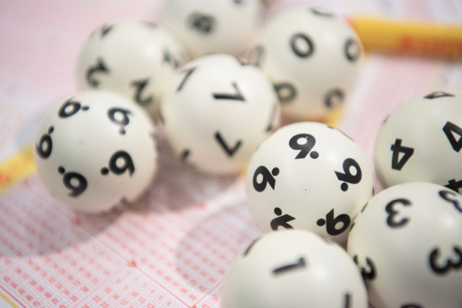 Lottospieler gewinnen mehr als vier Millionen Euro mit Spiel 77!