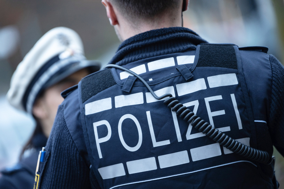 Die Polizei sucht nach Zeugen eines Unfalls von Ende April in Staßfurt. (Symbolbild)