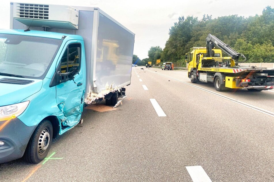 Die Straßensperrung konnte gegen 7.30 Uhr aufgehoben werden.