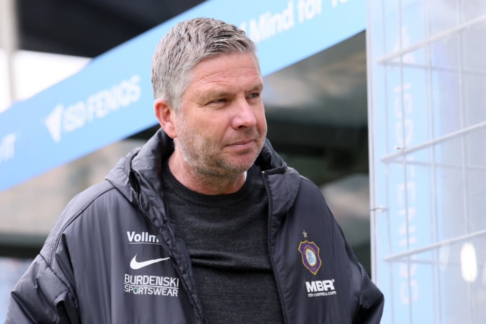 Noch hült sich Sportgeschäftsführer Michael Tarnat in Schweigen über seine Zukunft in Aue.