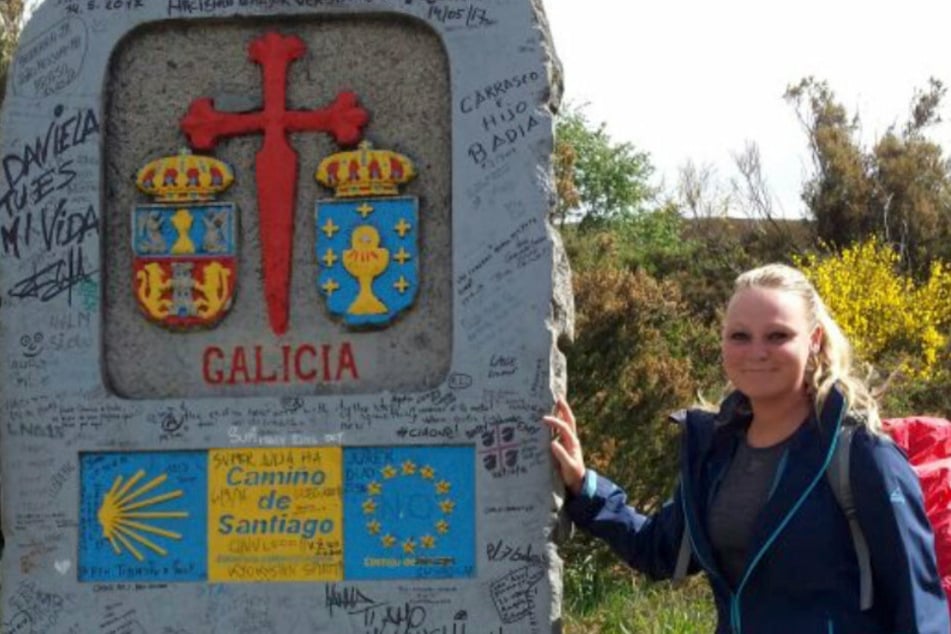Ein Treffpunkt für Pilger: der Hinweisstein in Galizien.