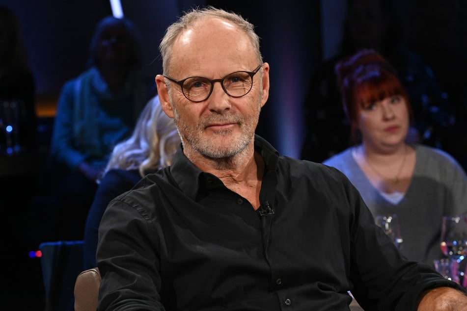 In der "NDR Talk Show" erzählte Reinhold Beckmann (69) von dem Schaden in seiner Wohnung.