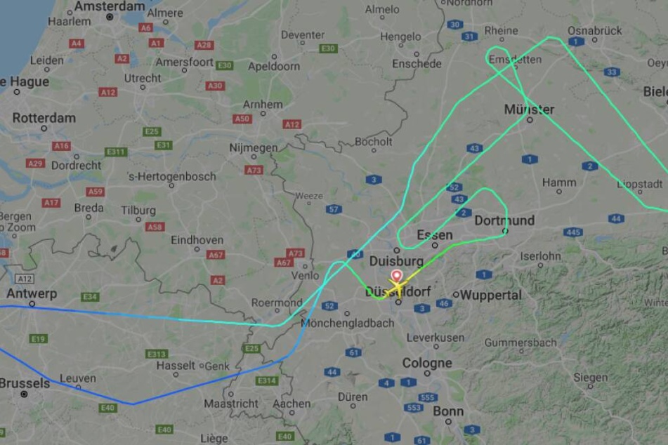 Die Maschine kreiste über Düsseldorf und kehrte letztlich um.
