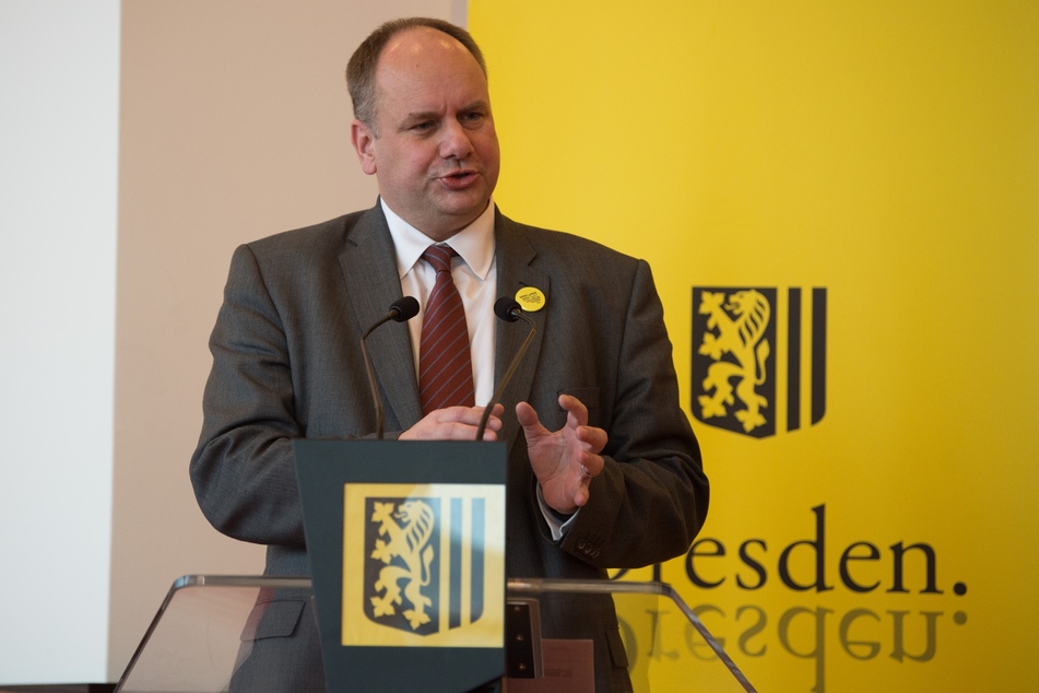 Oberbürgermeister Dirk Hilbert (51, FDP) hat vom Stadtrat einen klaren Auftrag bekommen: Dresden soll bis 2035 klimaneutral werden.