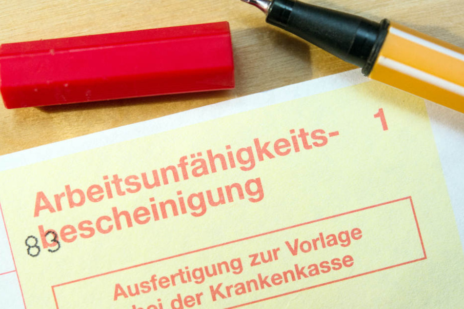 Bisher gibt es die Arbeitsunfähigkeitsbescheinigung nur nach einem Arztbesuch.