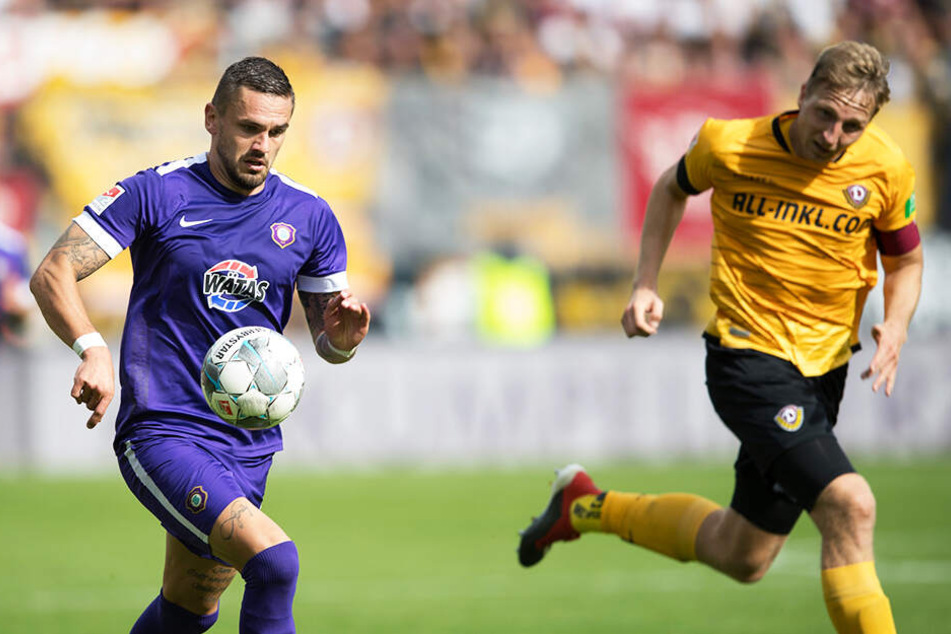 Dynamo-Kapitän Marco Hartmann kann nur hinterherhecheln: Aue-Stürmer Pascal Testroet traf gegen seinen Ex-Verein doppelt.