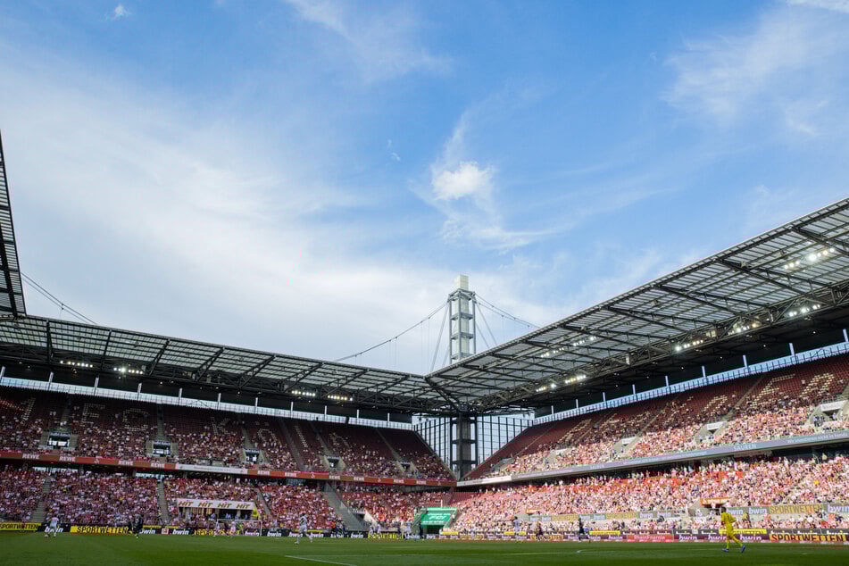Der 1. FC Köln streckt seiner Fühler nach Asien aus. Die Geißböcke werden in Zukunft eng mit dem japanischen Erstligisten Sanfrecce Hiroshima zusammenarbeiten.