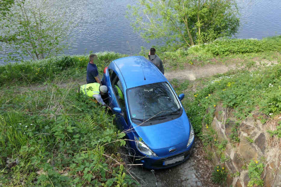Mitarbeiter des Ordnungsamts und des städtischen Bauhofs halfen der 69-Jährigen aus der Misere.