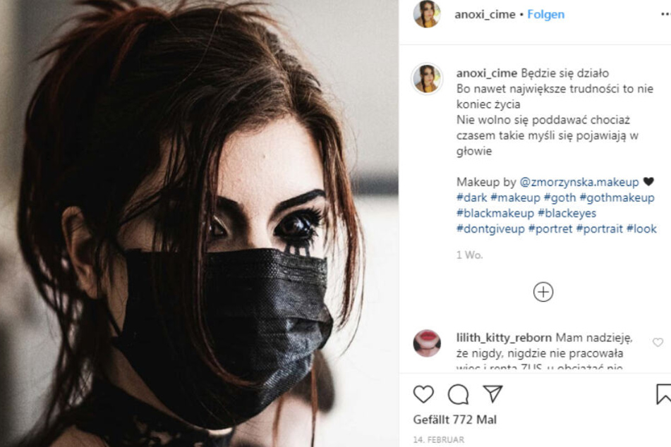 Mit verstörenden Bildern wie diesem gestaltet das Model mit den tätowierten Augen ihr Instagram-Profil.