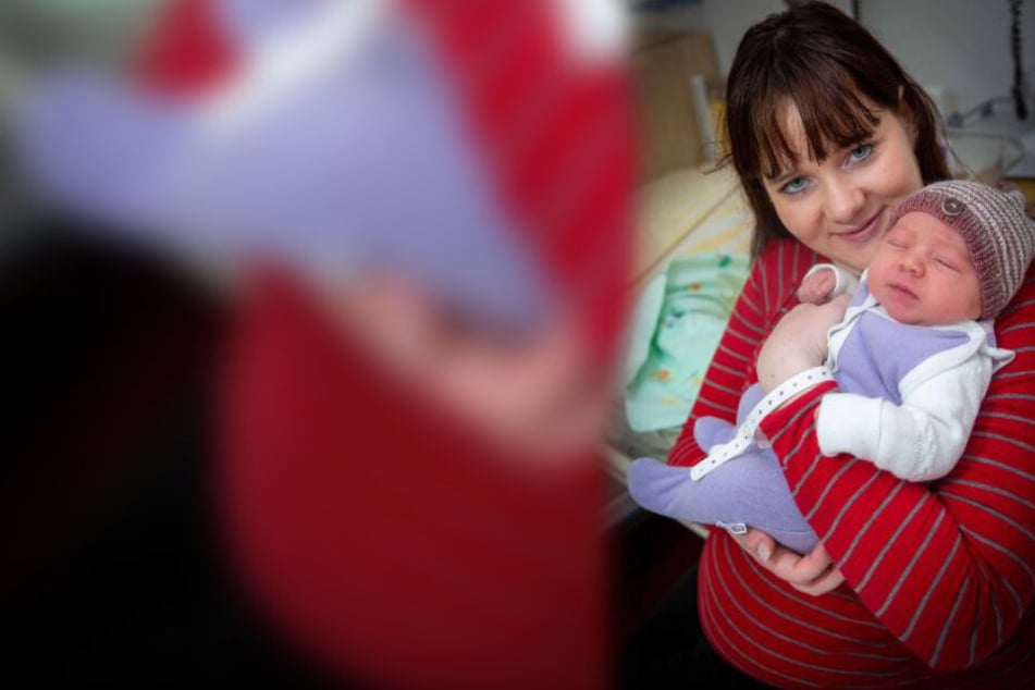 Maria bringt in Erfurt Christkind zur Welt