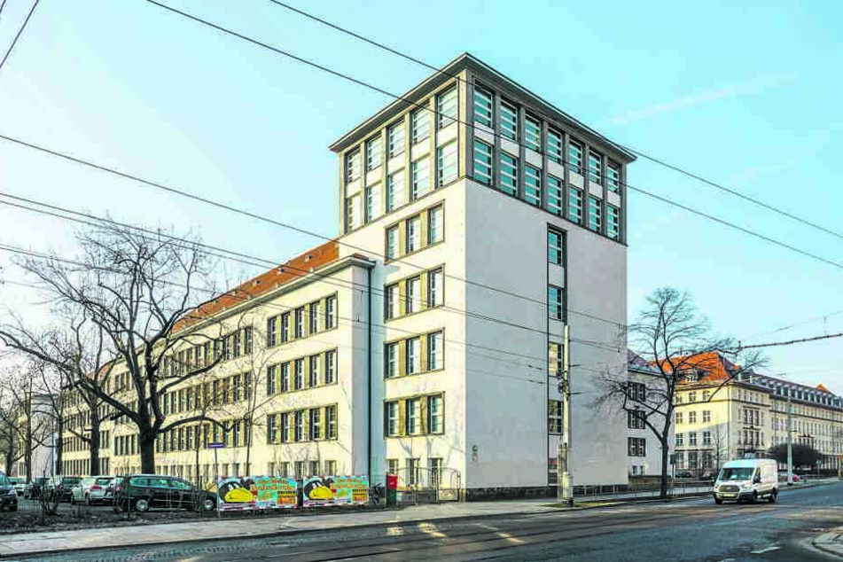 Die Ausstellung finden Sie im BSZ für Technik "Gustav Anton Zeuner" an der Gerokstraße in der Johannstadt.