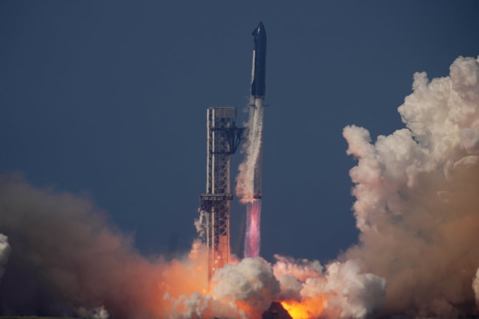 Elon Musk: Höher als die Freiheitsstatue! Musks Riesen-Rakete absolviert Testflug