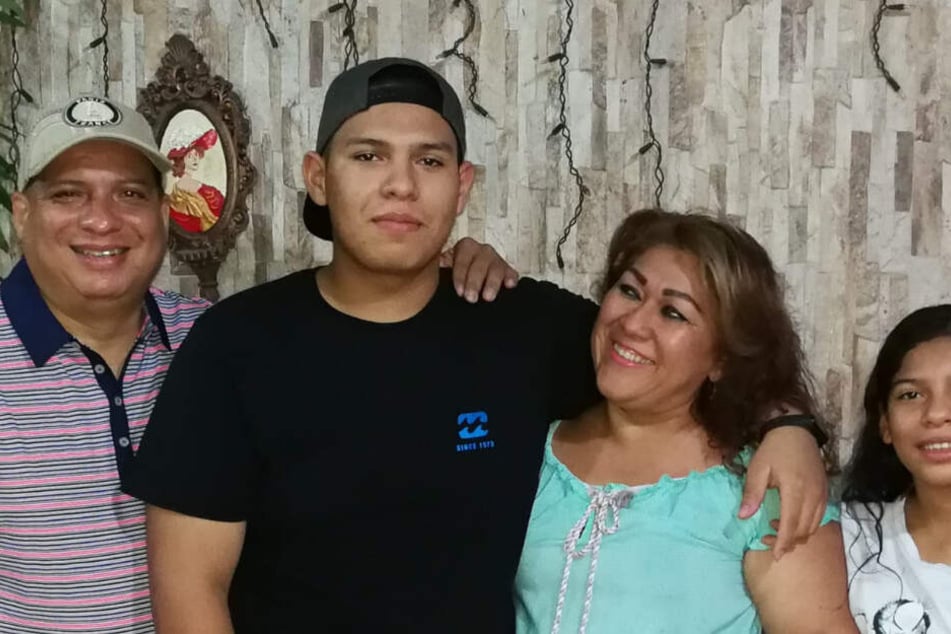 Cigarruistas mit seiner Familie. Sohn Carlos ist mittlerweile 17 Jahre alt.