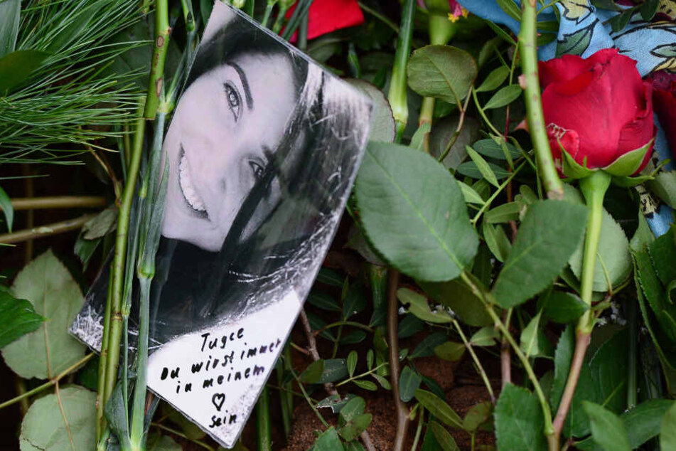 Die 22-Jährige starb nachdem sie im November 2014 geschlagen wurde und auf den Kopf fiel.