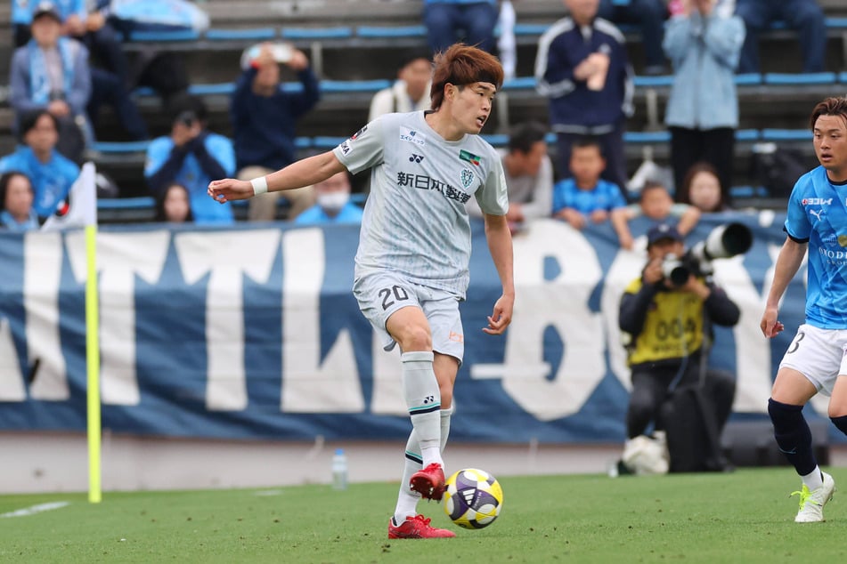 Bisher spielte Tomoya Ando (26) für den japanischen Erstligisten Avispa Fukuoka, jetzt zieht es ihn nach Deutschland.
