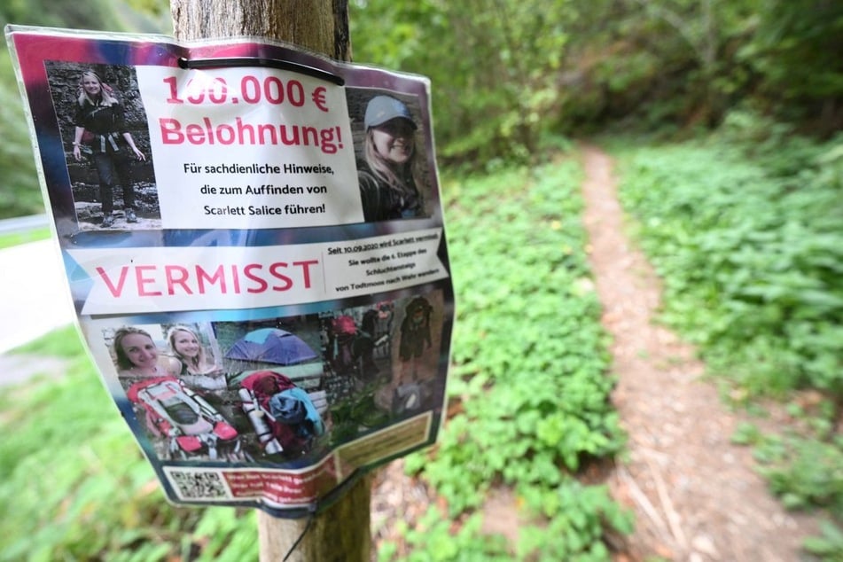 Für sachdienliche Hinweise, die zum Auffinden von Scarlett führen, wurde eine Belohnung von 100.000 Euro ausgesetzt.