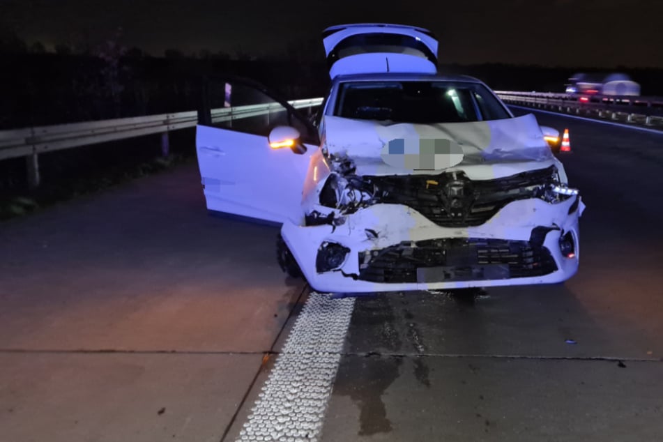 Unfall A14: Renault kracht in Transporter: Zwei Verletzte bei Unfall auf der A14