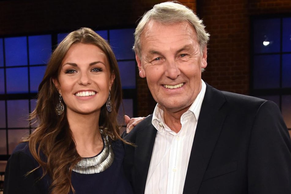 Gemeinsam mit ihrem Vater Jörg Wontorra (77) ist die RTL-Moderatorin zu Dreharbeiten in die USA gereist.