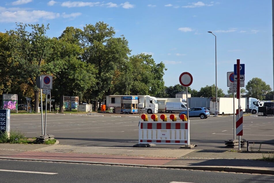 Der Parkplatz Ostra-Ufer kann nicht genutzt werden.