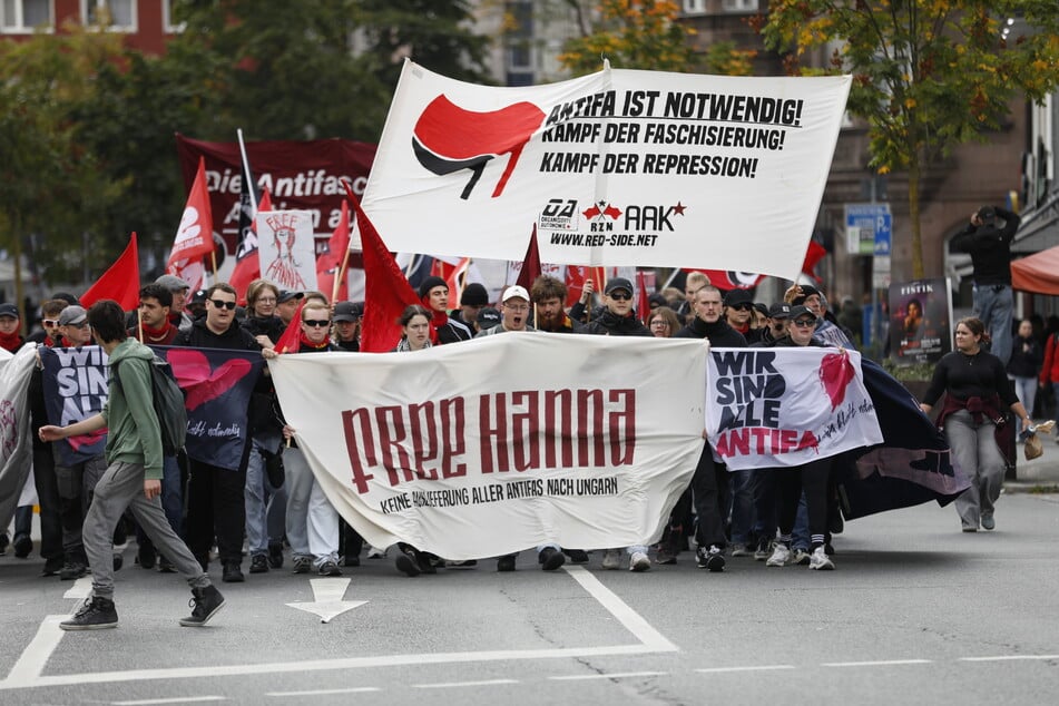 Tausende versammelten sich in Nürnberg zum Protest gegen das Urteil.