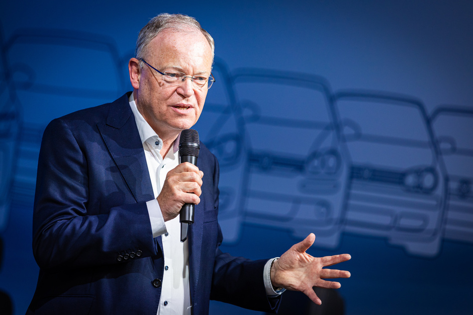 Niedersachsens Ministerpräsident Stephan Weil (65, SPD) hält den VW Golf für mehr als nur ein Auto.