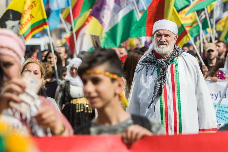 heute mega demonstration in frankfurt zahlreiche verkehrsbehinderungen tag24