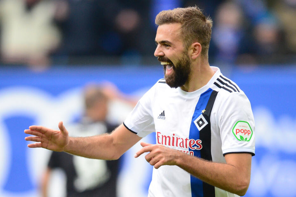 HSV-Stürmer Lukas Hinterseer freut sich über seine Treffer.