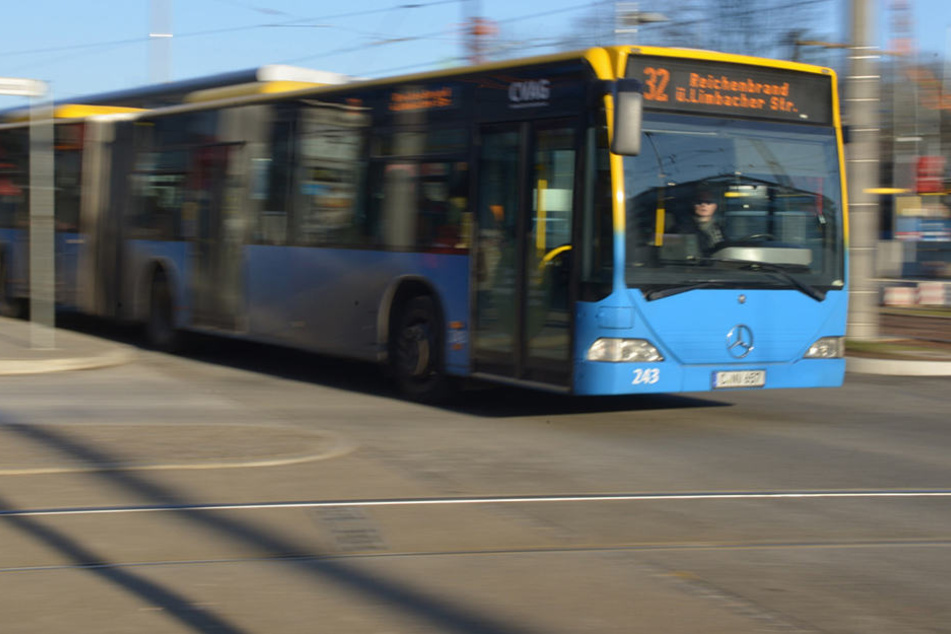 Bei der CVAG arbeiten rund 600 Mitarbeiter. Der dringend Tatverdächtige Tibor K. (58) fuhr hauptsächlich Busse durch Chemnitz.