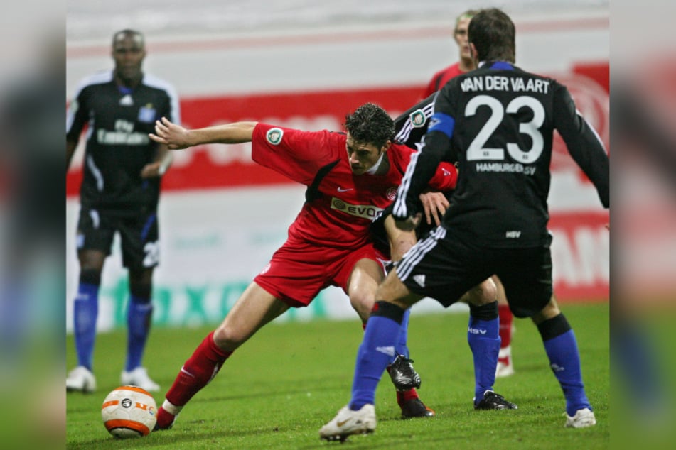 Im Jahr 2008 standen sich Rot-Weiss Essen und der HSV zuletzt gegenüber. Damals siegten die Hanseaten im DFB-Pokal-Achtelfinale mit 3:0. (Archivfoto)