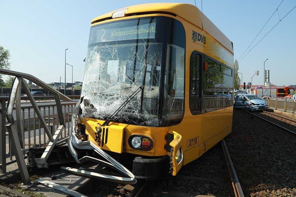 Die Bahn entgleiste bei dem Unfall.