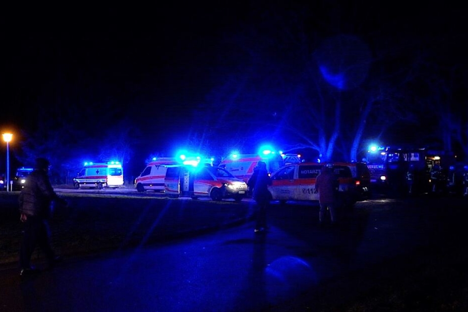 Zahlreiche Einsatzkräfte waren vor Ort, darunter 74 Feuerwehrkameraden.