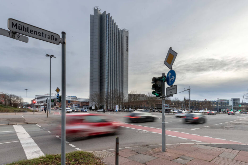 Der Verkehr an der Brücken-/Mühlenstraße ist für Blinde eine Gefahr.