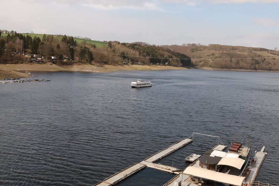 Eigentlich ist die Bleilochtalsperre ein Naherholungsgebiet. Mitte Januar kam es jedoch auf dem Gelände der Werft zu einem Einbruch im großen Stil. (Archivbild)