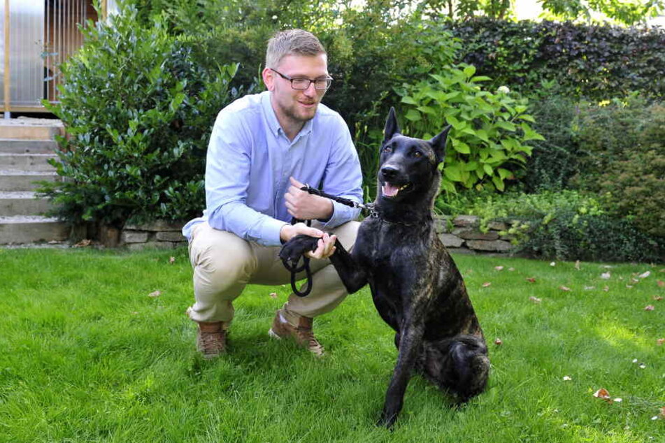 Auch Schäferhund Murphy freut sich über Kristian Mauersbergers Besuch.