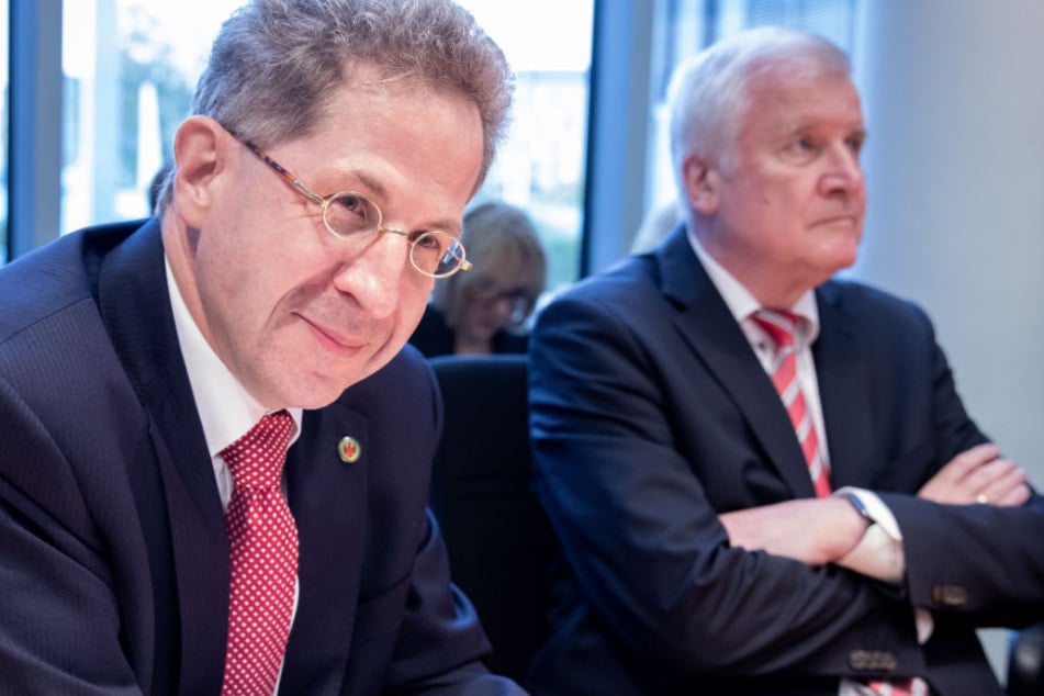 Hans-Georg Maaßen (l) soll nun doch entlassen werden.