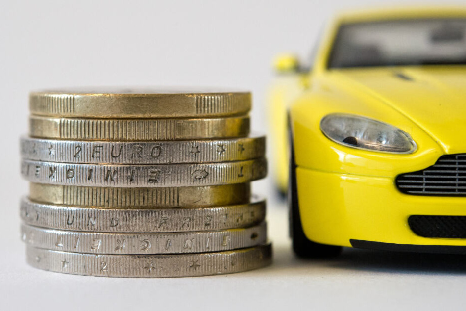 Mancherorts wird es nun für Autobesitzer in Baden-Württemberg billiger. Woanders teurer. (Symbolbild)